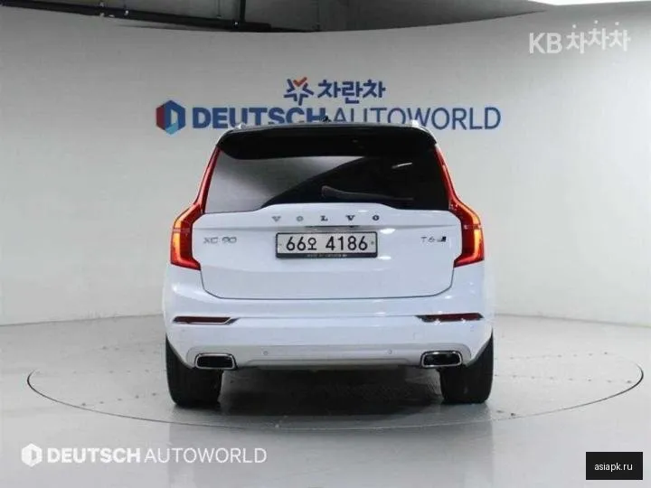 Volvo XC90 4