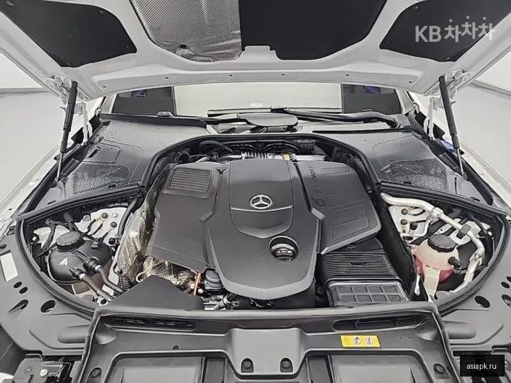 Mercedes-Benz S-Class 5