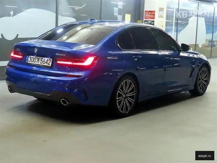 BMW 3-Series 4