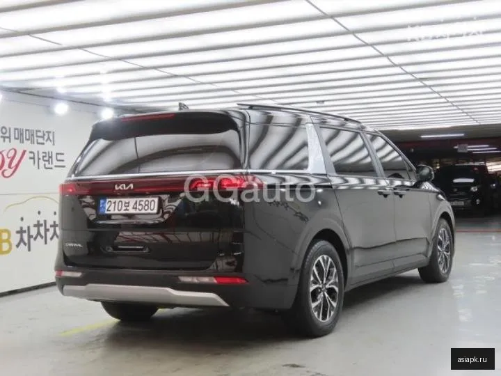 Kia Carnival 4