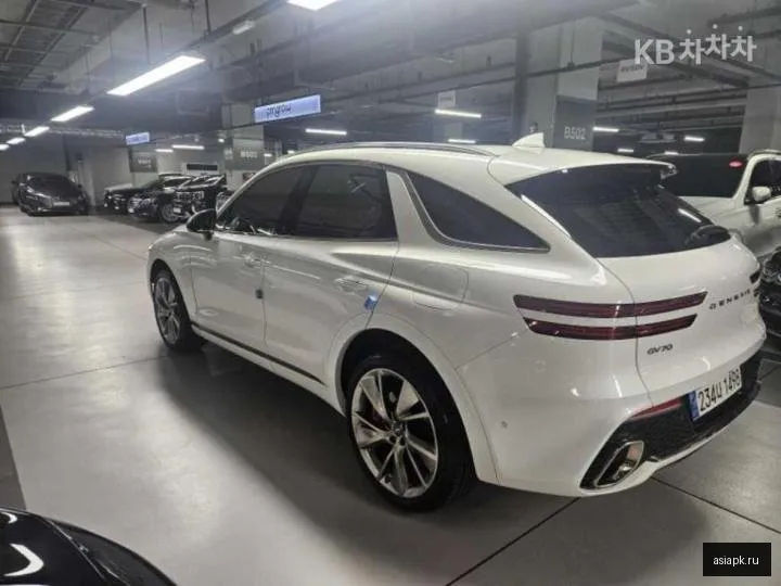 Genesis GV70 3