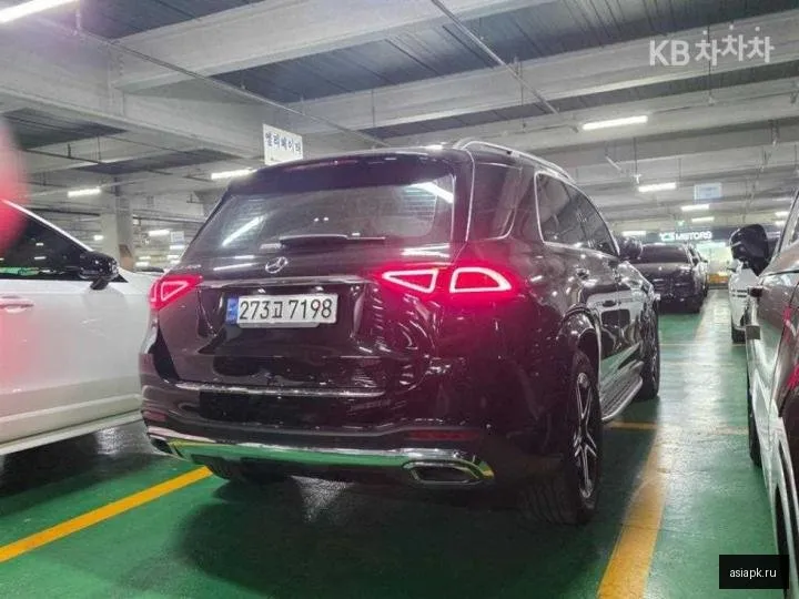 Mercedes-Benz GLE-Class 4