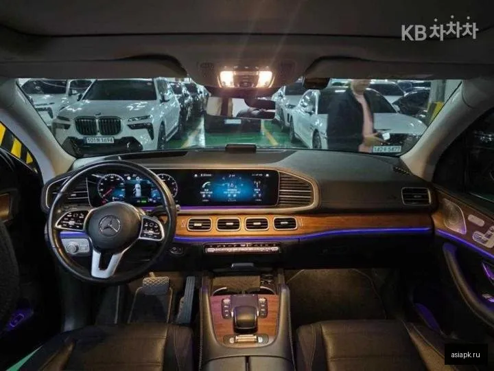 Mercedes-Benz GLE-Class 6