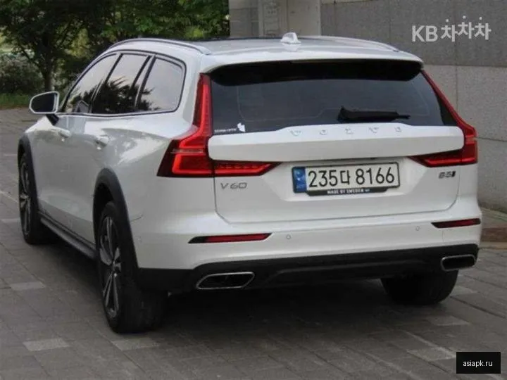 Volvo V60 4