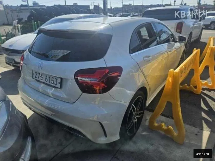 Mercedes-Benz A-Class 4