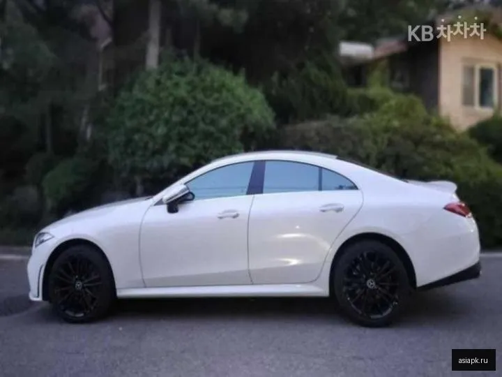 Mercedes-Benz CLS-Class 3