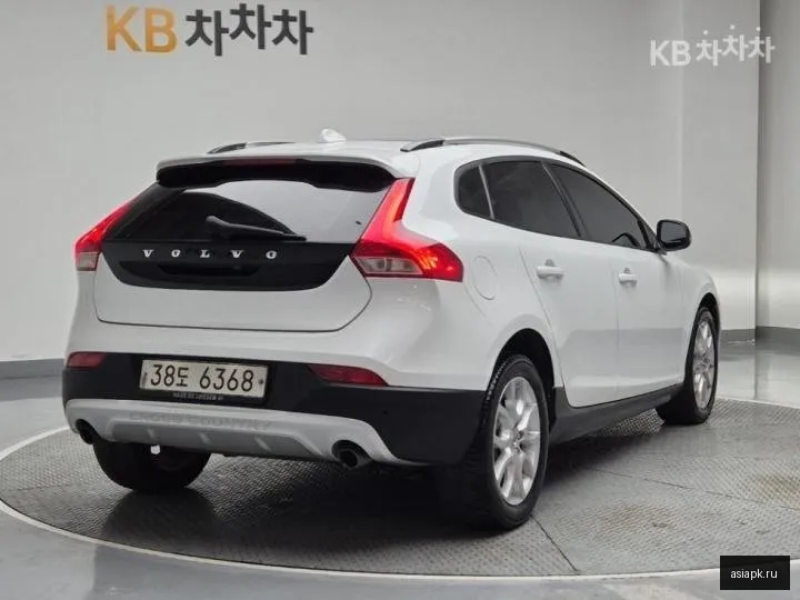 Volvo V40 3