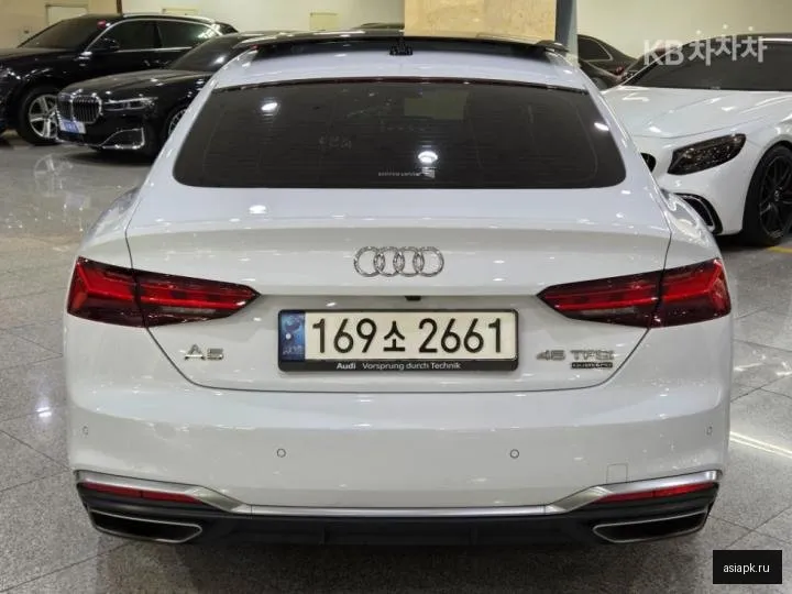 Audi A5 4