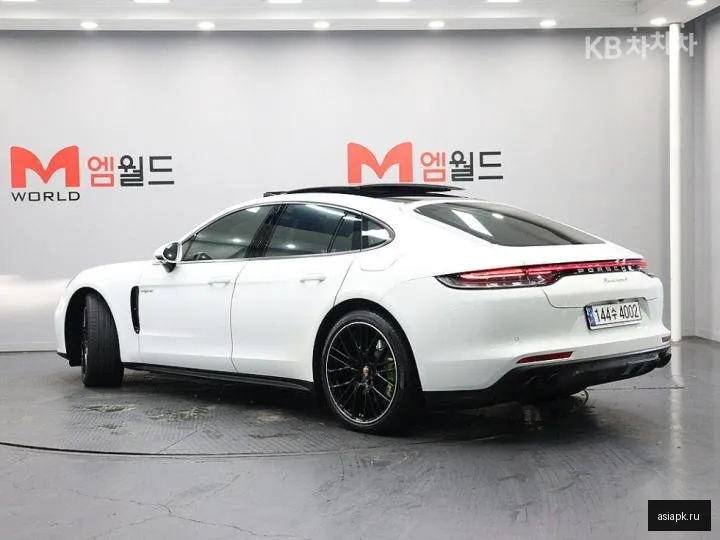 Porsche Panamera 4