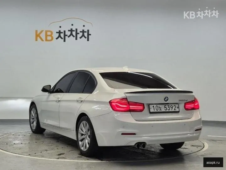 BMW 3-Series 2