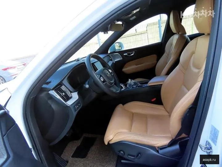 Volvo XC60 5