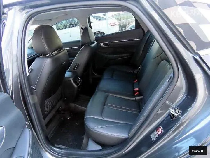 Hyundai Sonata 6