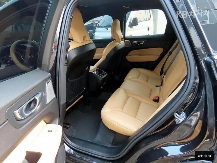Volvo XC60 6