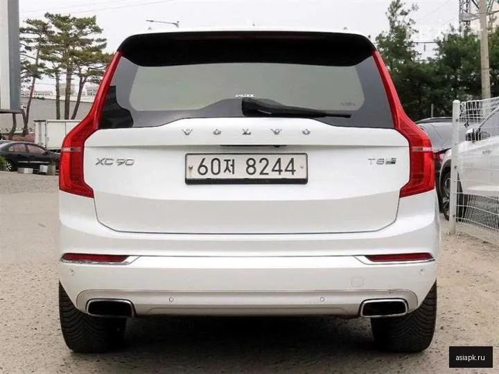 Volvo XC90 4