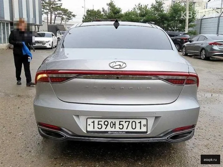 Hyundai Grandeur 4