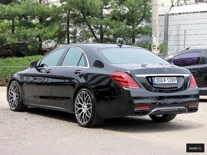 Mercedes-Benz S-Class 3