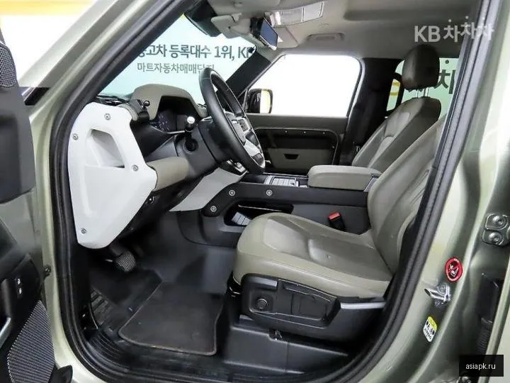 Land Rover Defender 5