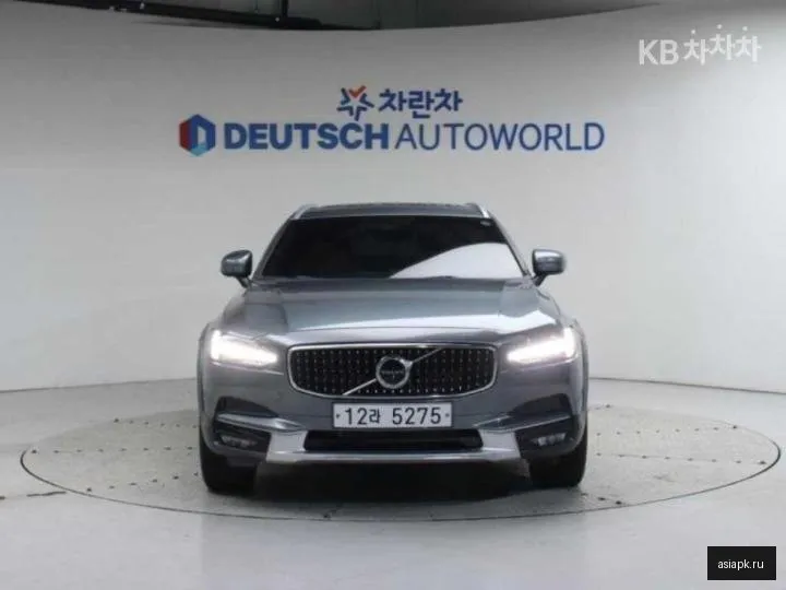 Volvo V90 4