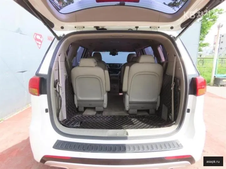 Kia Carnival 5