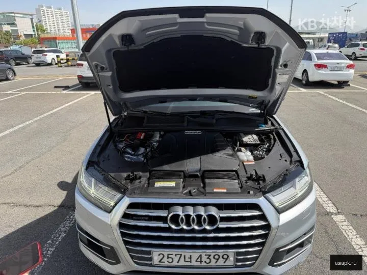 Audi Q7 6