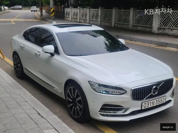 Volvo S90 3