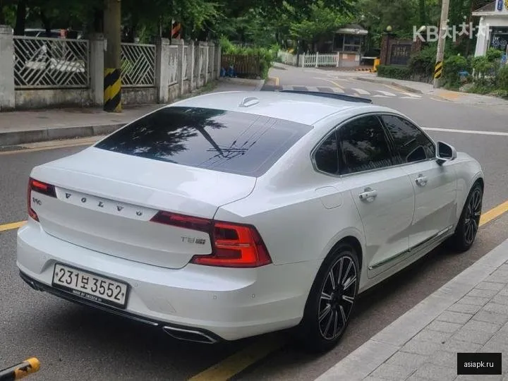 Volvo S90 5