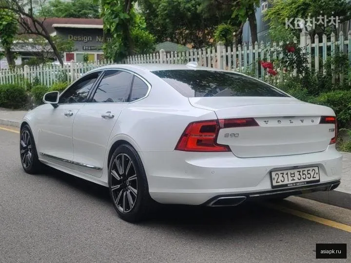 Volvo S90 6