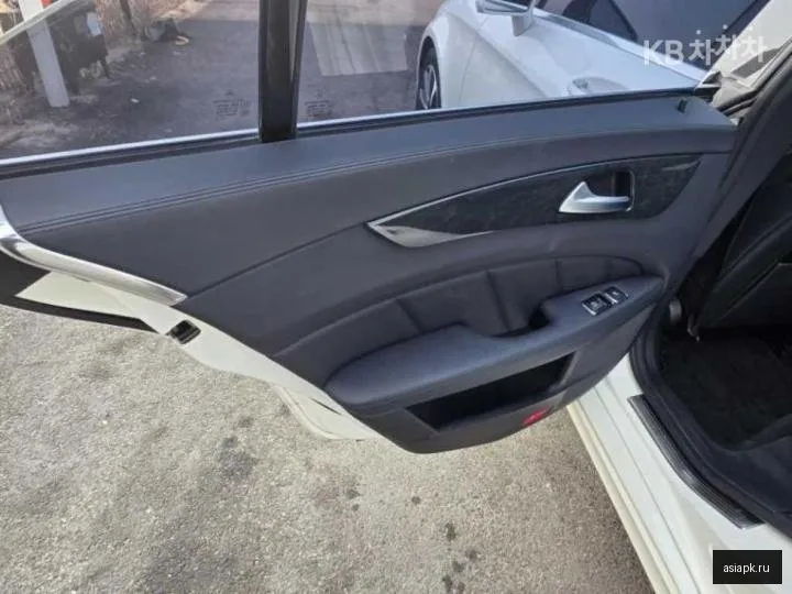 Mercedes-Benz CLS-Class 5