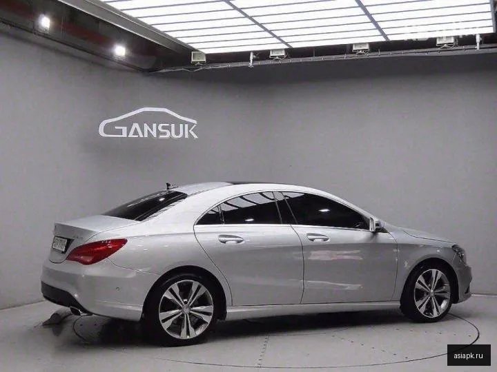 Mercedes-Benz CLA-Class 4