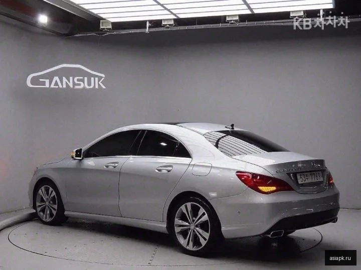 Mercedes-Benz CLA-Class 3