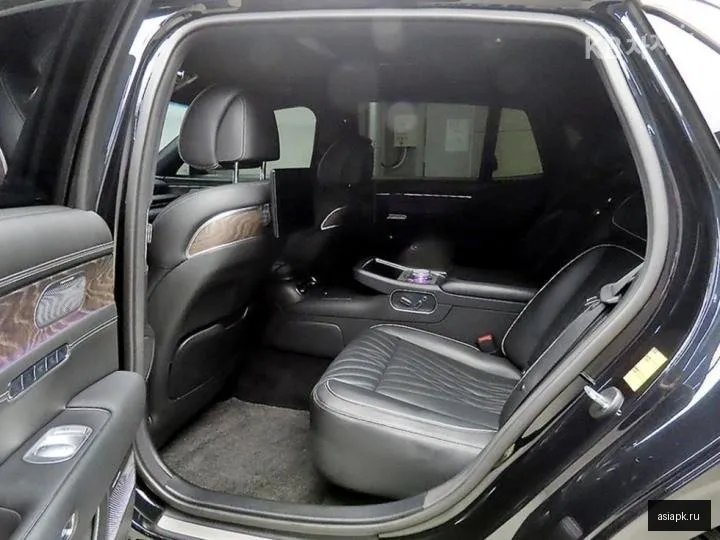 Genesis G90 6