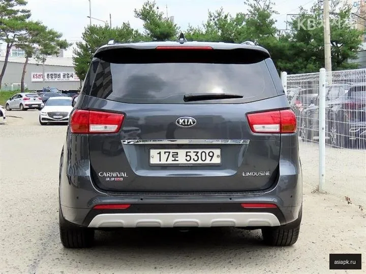 Kia Carnival 4