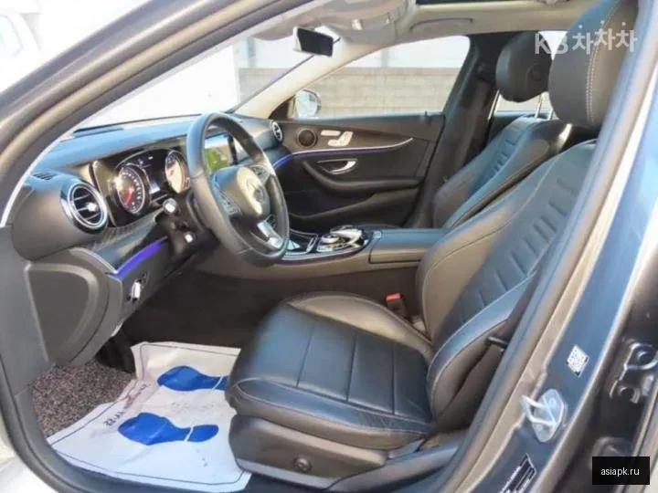 Mercedes-Benz E-Class 5