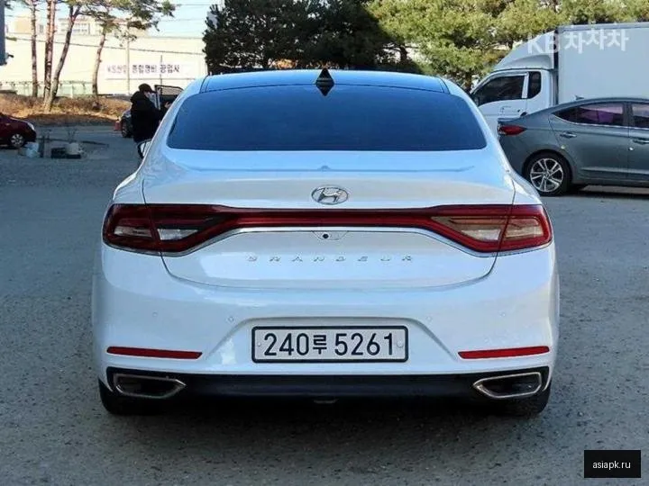 Hyundai Grandeur 4