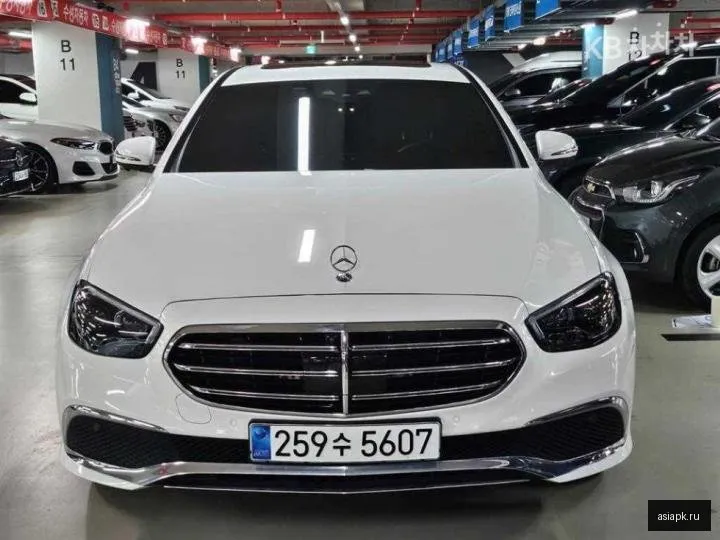 Mercedes-Benz E-Class 2