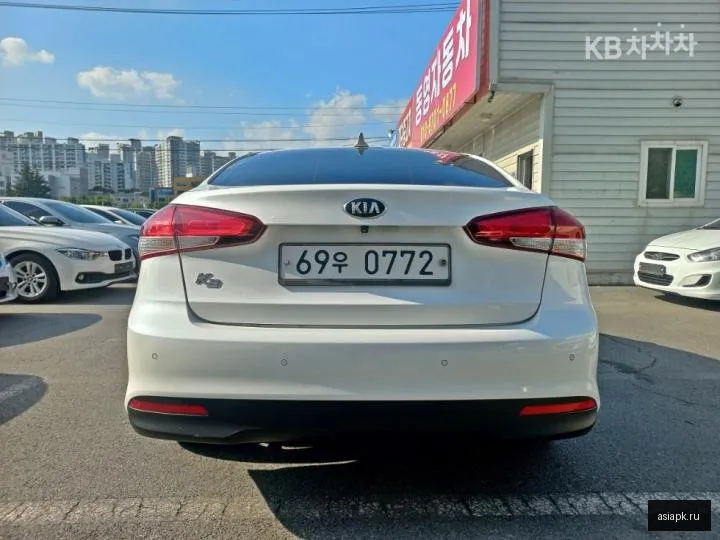 Kia K3 6