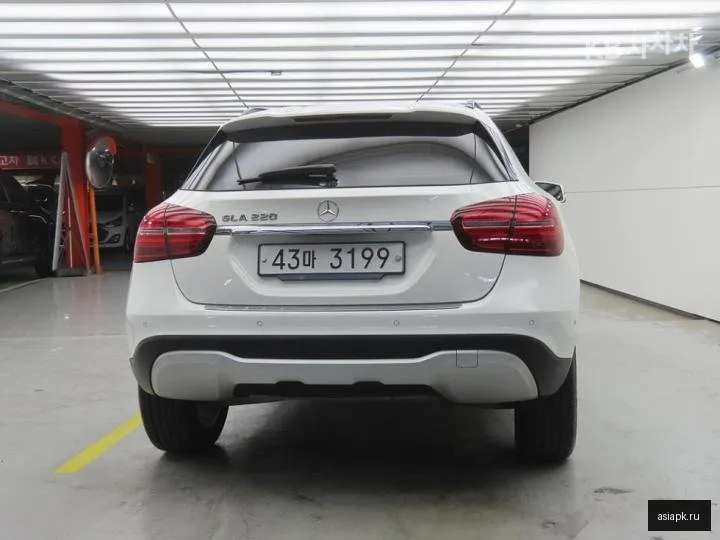 Mercedes-Benz GLA-Class 3