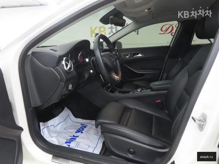 Mercedes-Benz GLA-Class 5