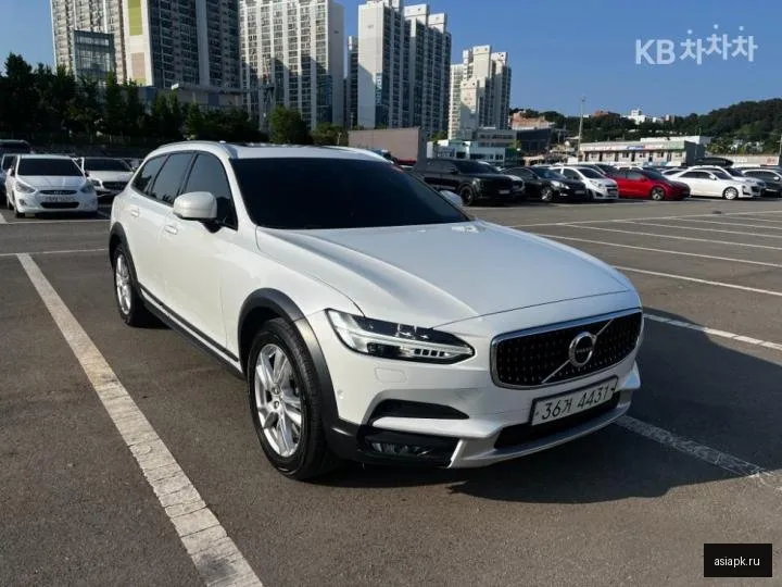 Volvo V90 2