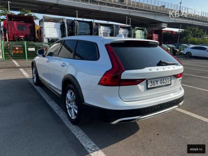 Volvo V90 3