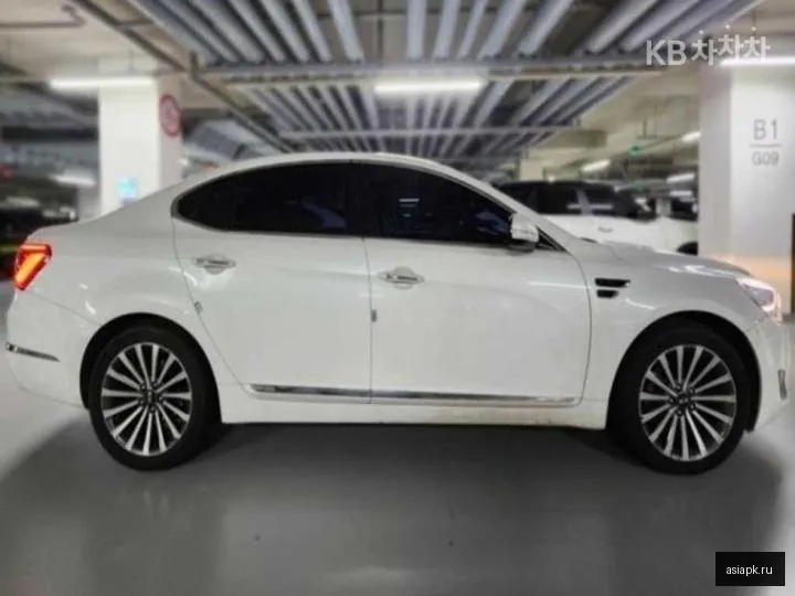 Kia K7 4