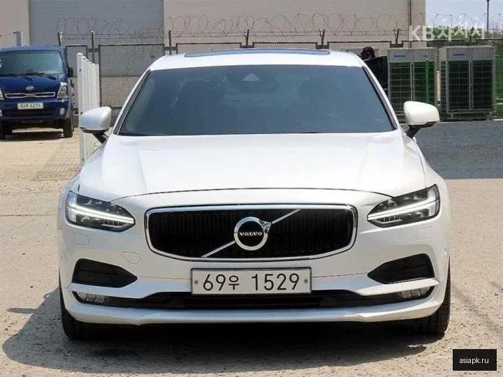 Volvo S90