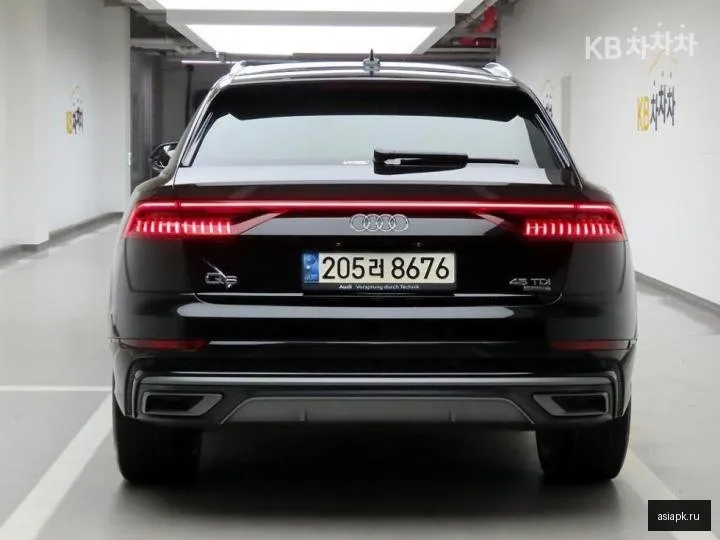 Audi Q8 3