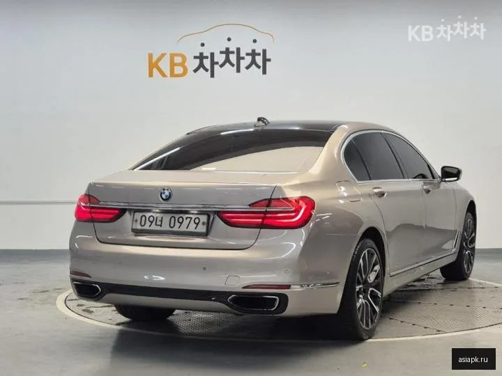 BMW 7-Series 3
