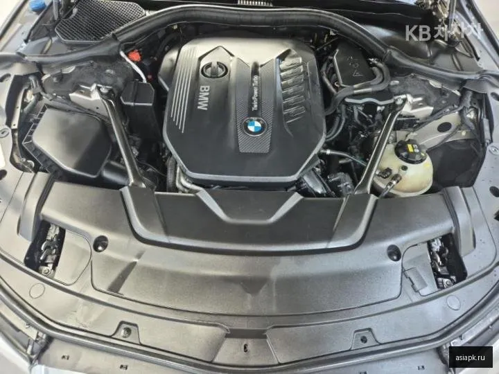 BMW 7-Series 5
