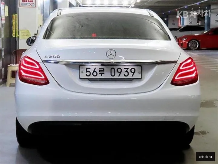 Mercedes-Benz C-Class 5