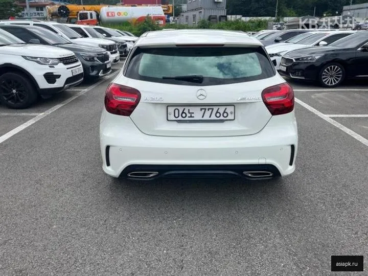 Mercedes-Benz A-Class 2