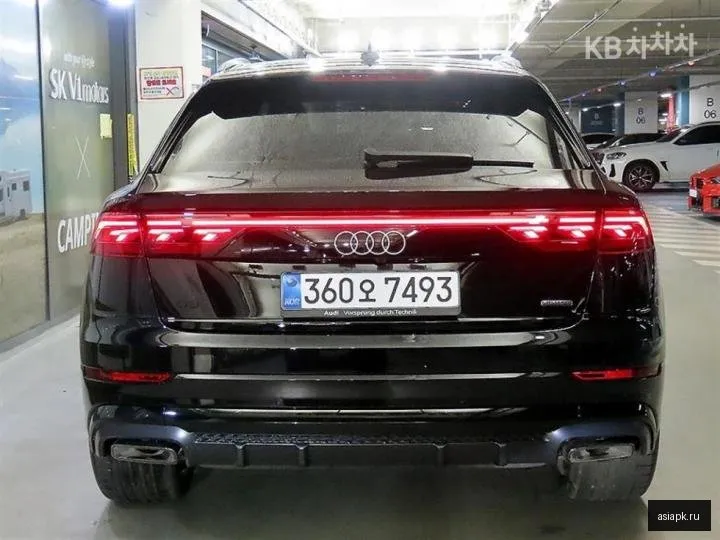 Audi Q8 5