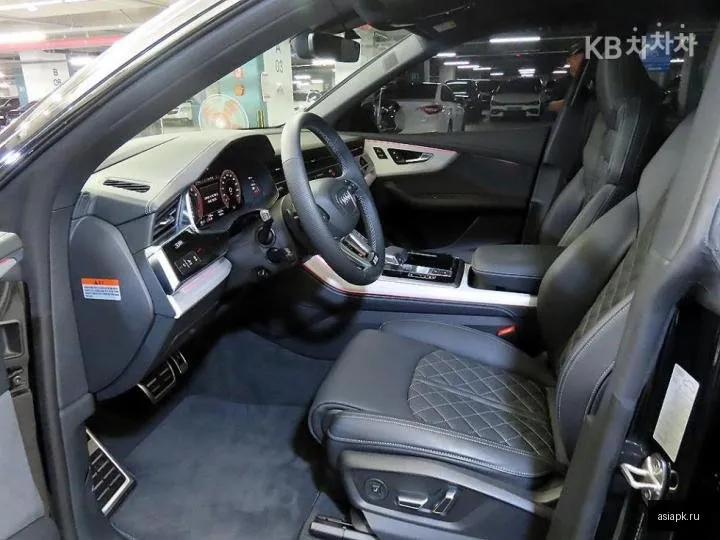 Audi Q8 6