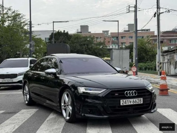 Audi S8